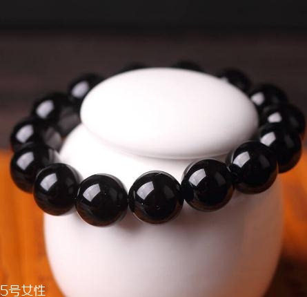 黑玛瑙手串寓意,红玛瑙手串的寓意