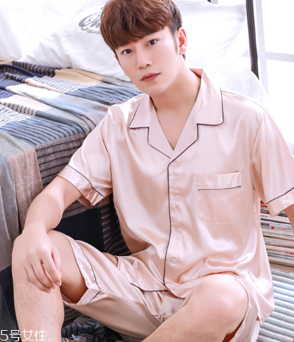 衣服发黄清洗窍门,衣服发黄如何清洗干净