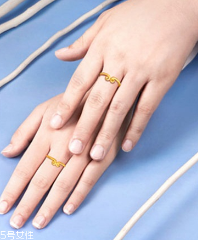 周大福紧箍咒戒指图片,周大福金箍戒指