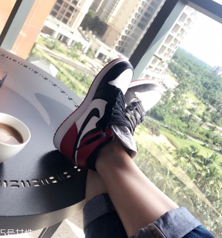 aj1为什么叫黑脚趾,aj1黑红脚趾和黑脚趾