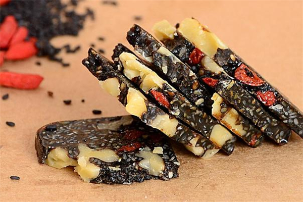 熬阿胶糕要加水吗,阿胶可以用水熬成阿胶糕吗