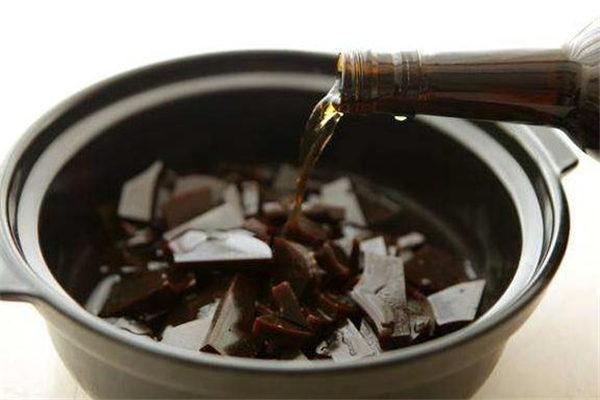 泡阿胶用什么黄酒最好,熬阿胶用什么黄酒好