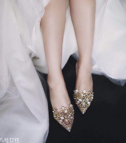 婚鞋什么颜色好看,婚鞋什么颜色好