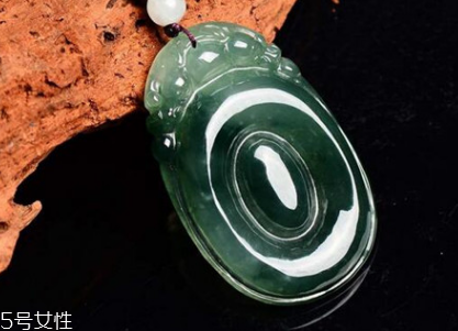 翡翠用什么清洗,翡翠怎么清洗和保养方法 翡翠用什么清洗,翡翠怎么清洗和保养方法