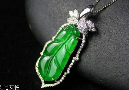 翡翠叶子什么颜色好,翡翠叶子什么颜色好看 翡翠叶子什么颜色好,翡翠叶子什么颜色好看