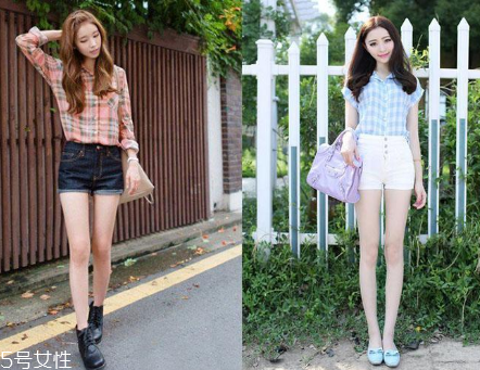 格子衫短裤,旁边有黑人,格子衫短裤男跳舞