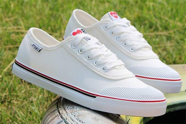 好看的小白鞋推荐,小白鞋的特点和优点