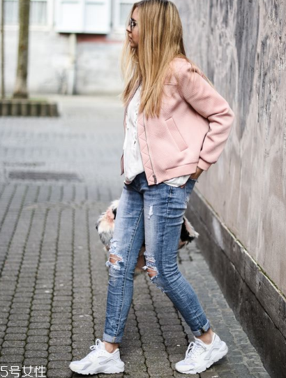 小白鞋怎么清洗才能干净,怎么清洗小白鞋