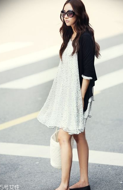 雪纺连衣裙怎么搭配,雪纺连衣裙配什么上衣