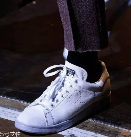 小白鞋怎么晒比较好,小白鞋应该怎么晒