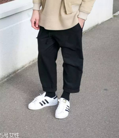 小白鞋清洗神器,小白鞋上的泥点清洗方法