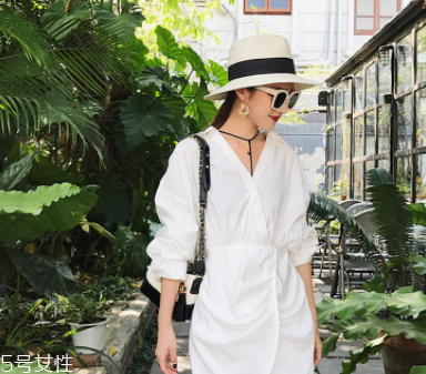 裙子搭配衬衫很奇怪呢,衬衫搭配半身裙是什么风格