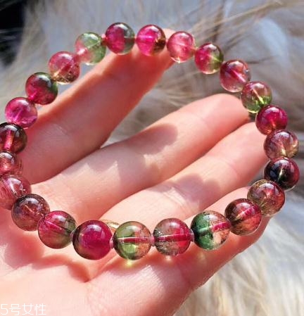 碧玺手链适合什么人戴,女人戴碧玺戒指有什么讲究