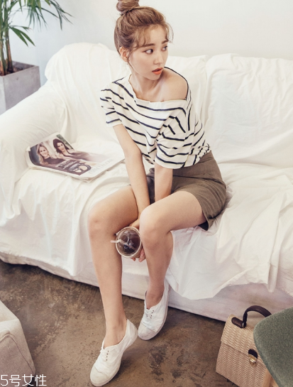 怎样清洗汗渍衣服,t恤油渍怎么清洗 怎样清洗汗渍衣服,t恤油渍怎么清洗