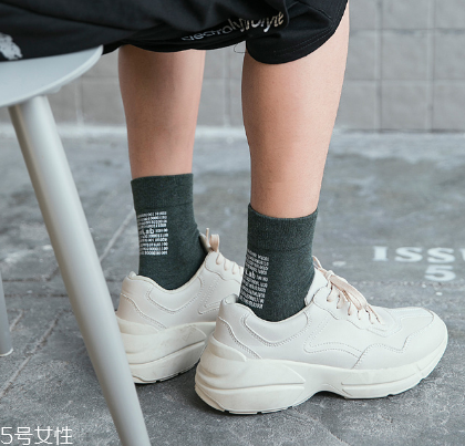 袜子破了如何修补,破袜子怎么补