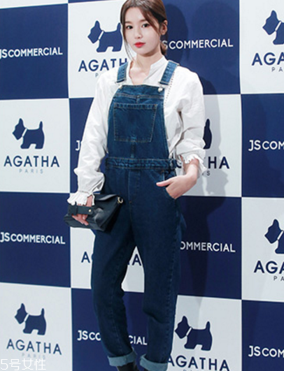 冬天穿背带裤搭配图片,冬天背带裤穿搭