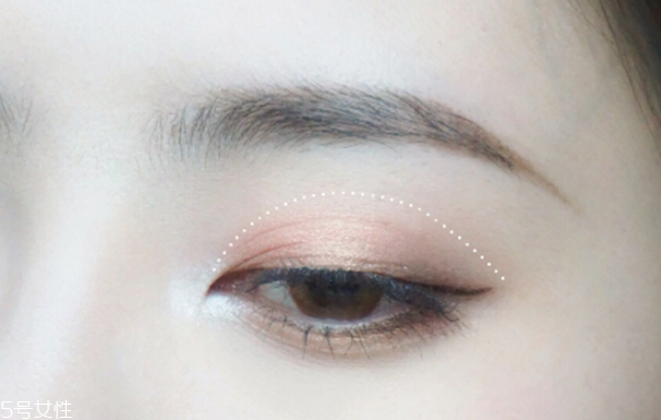 人鱼姬眼影怎么画,人鱼姬色眼影是什么颜色