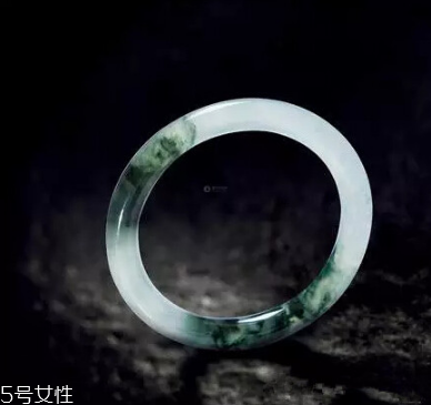 玉手镯怎么保养光泽度才好,玉手镯怎样养才越来越润