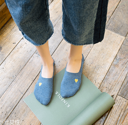 跑步袜子什么材质好,袜子什么品牌好