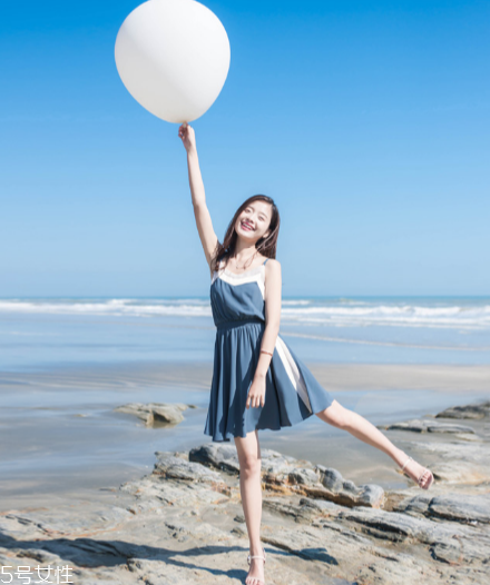 小吊带连衣裙,小吊带连衣裙怎么做 小吊带连衣裙,小吊带连衣裙怎么做