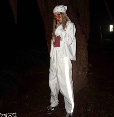 运动裤怎么卷裤脚,休闲裤卷裤脚