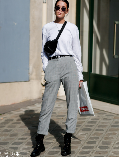 到底烟管裤是什么裤型,烟管裤搭配图片秋冬