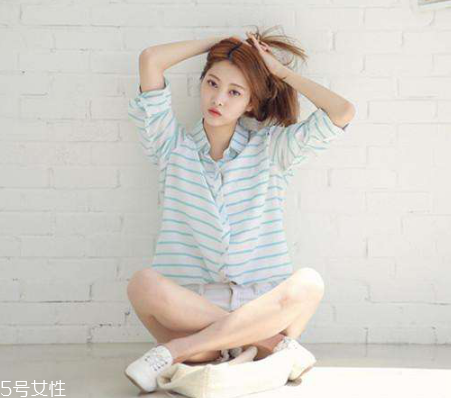 条纹衬衫搭配,细条纹衬衫