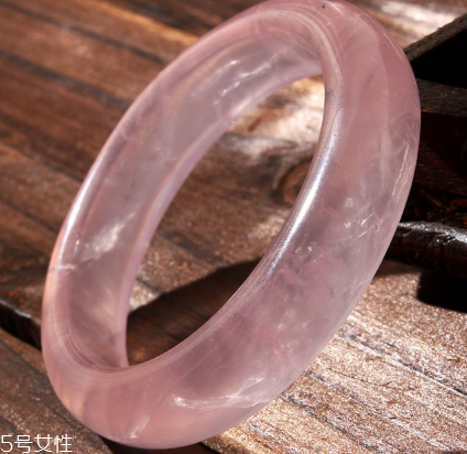 粉晶手镯怎么挑选,粉晶手镯一般多少钱