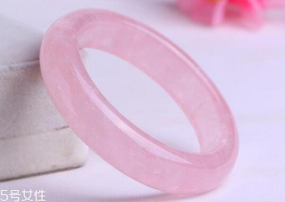 粉晶手镯的功效和作用,粉晶手镯容易碎吗