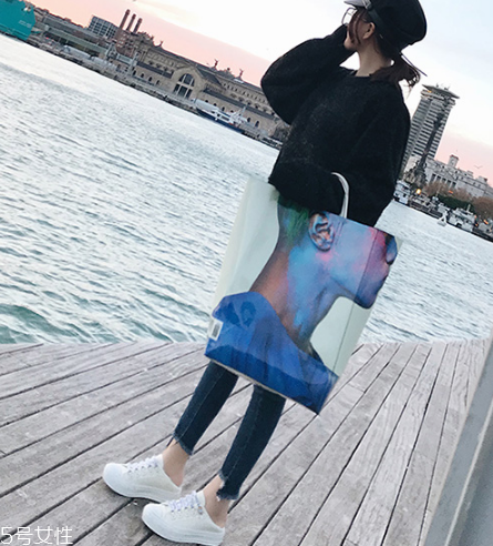 帆布鞋买小了怎么变大,帆布鞋买小了怎么办