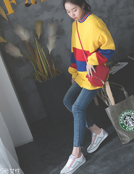 帆布鞋染色了怎么洗掉,帆布鞋染色去除小窍门