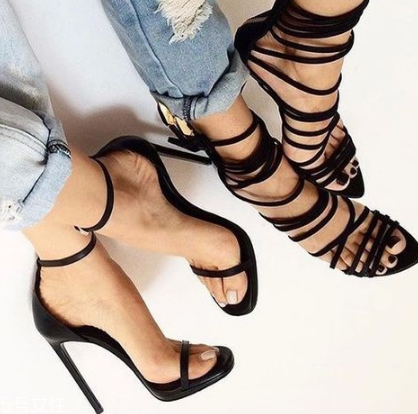 凉鞋磨脚的原因,鞋子磨脚的原因