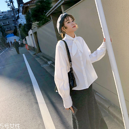 衬衫怎么扣比较时尚,格子衬衫扣子怎么扣好看