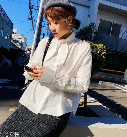 衬衫扣几个扣子比较好,衬衫的扣子怎么扣才好看