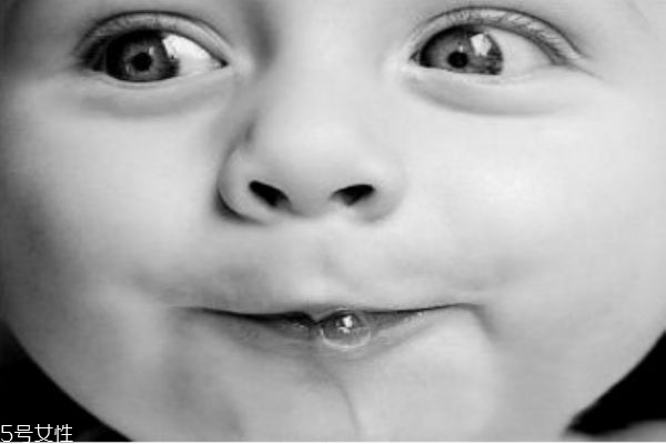 宝宝流口水的利弊(宝宝流口水的好处)