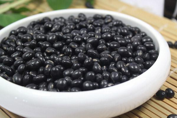 黑豆掉色怎么回事,正常的黑豆会掉色吗 黑豆掉色怎么回事,正常的黑豆会掉色吗