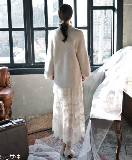 蕾丝长裙怎么搭配,蕾丝长裙搭配什么外套 蕾丝长裙怎么搭配,蕾丝长裙搭配什么外套