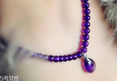 紫水晶项链寓意,紫水晶项链寓意和象征