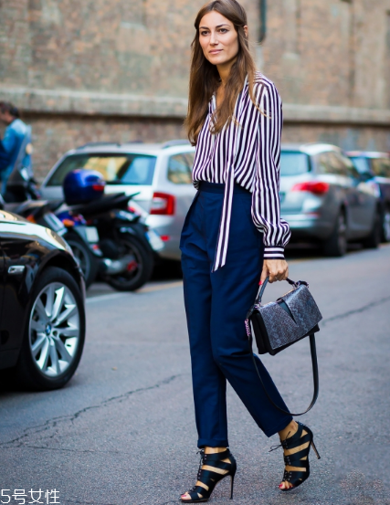 高跟凉鞋好看吗,什么样的凉鞋好看