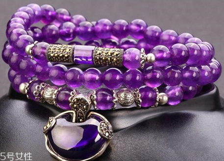 戴紫水晶手链的好处,紫水晶手链佩戴禁忌 戴紫水晶手链的好处,紫水晶手链佩戴禁忌