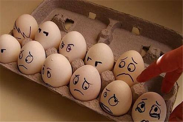 红薯能和鸡蛋一起吃么,请问红薯可以和鸡蛋一起吃吗 红薯能和鸡蛋一起吃么,请问红薯可以和鸡蛋一起吃吗