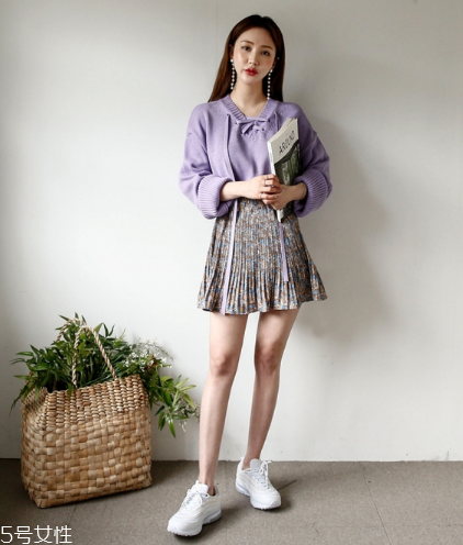 紫色毛衣的搭配,紫色毛衣搭配什么好看 紫色毛衣的搭配,紫色毛衣搭配什么好看