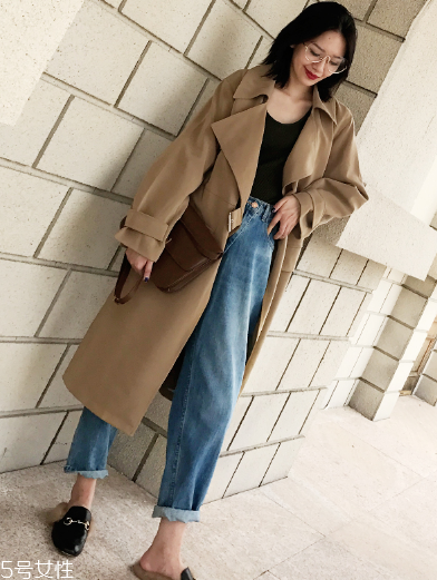 为什么牛仔裤的扣子是封起来的,牛仔裤纽扣洞开大了 为什么牛仔裤的扣子是封起来的,牛仔裤纽扣洞开大了