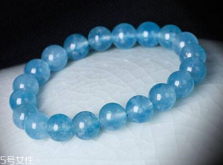 佩戴蓝水晶的好处,蓝水晶的作用