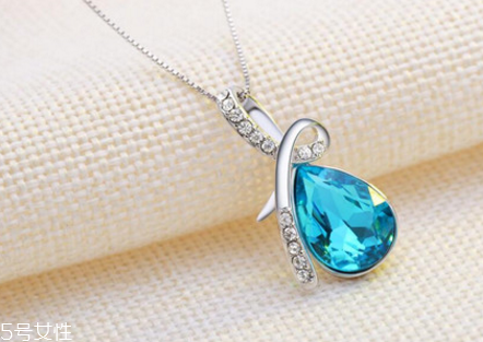 蓝水晶项链的寓意,蓝水晶手链寓意