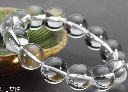 佩戴白水晶的功效和作用,戴白水晶有什么好处