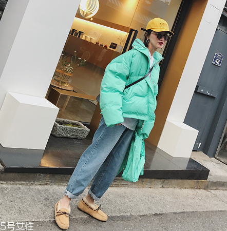 牛仔裤一定要脱浆吗,牛仔裤脱浆之后有什么效果 牛仔裤一定要脱浆吗,牛仔裤脱浆之后有什么效果