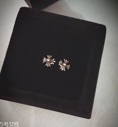 克罗心耳钉官网价格,克罗心耳钉怎么样 克罗心耳钉官网价格,克罗心耳钉怎么样