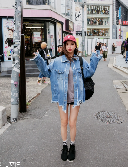 牛仔外套怎么穿搭才时尚?,牛仔衣怎么穿搭