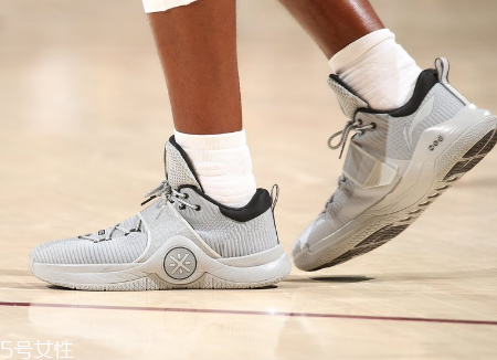 运动鞋臭怎么办 教你除臭方法,运动鞋如何除臭简单的方法